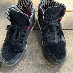 PUMA Women's FUTURE TRINOMIC SLIP STRAM HI ANIMAL FUR Black 7.5